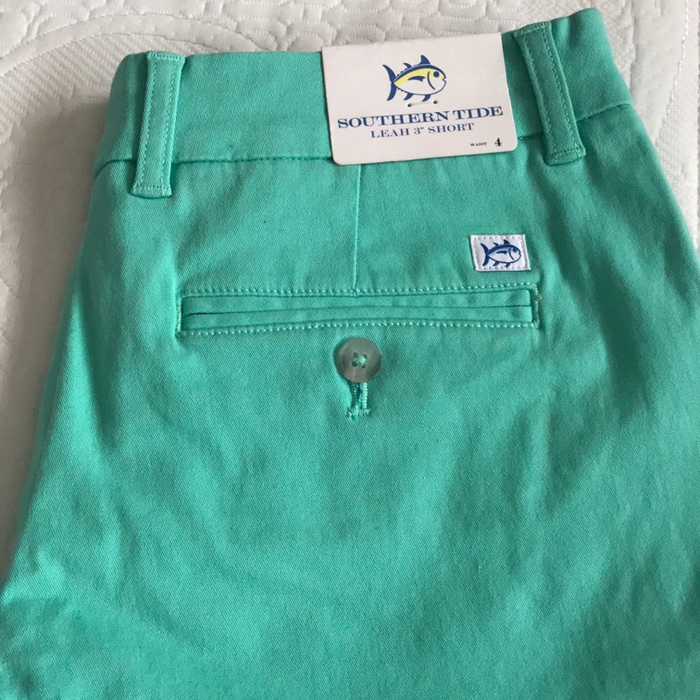 NWT Southern Tide Leah Short